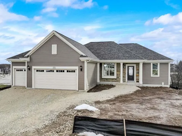 N174W20572 Laurel Springs CIRCLE, Jackson, WI 53037