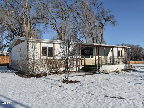 371 Johnson Rd, Selah, WA 98942