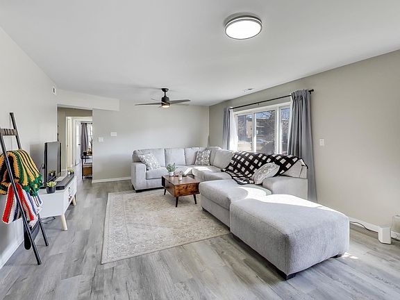 4th image of 475 Shenstone Rd APT 104