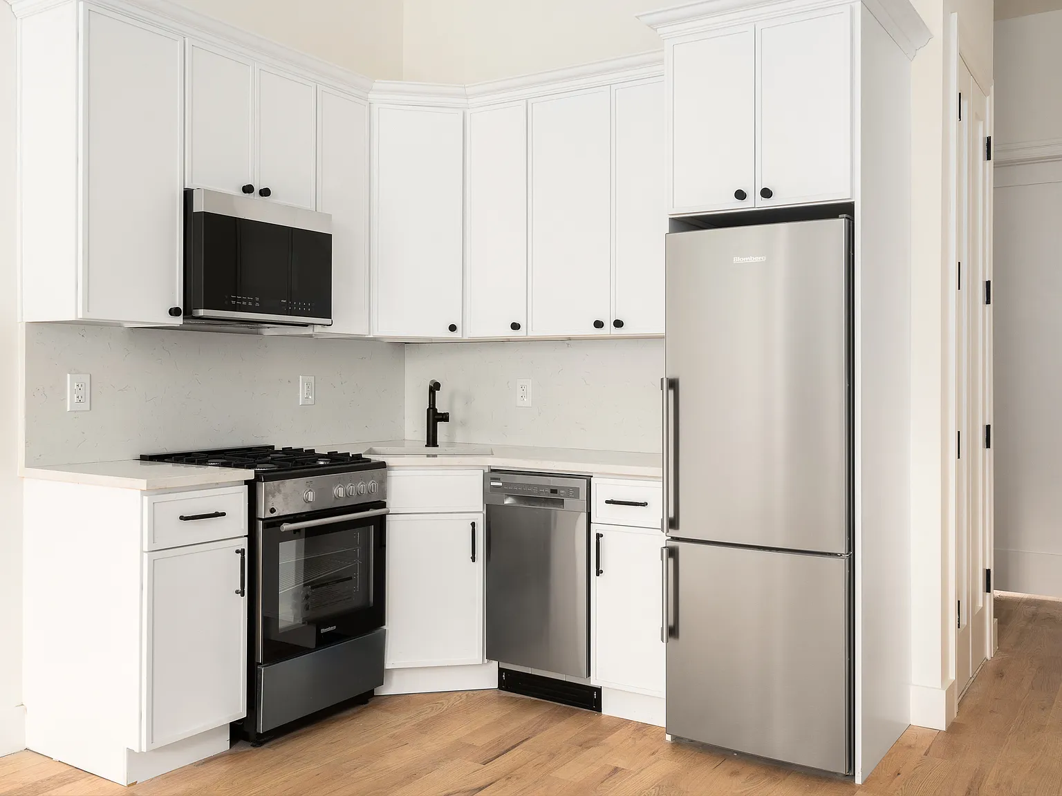 525 Madison Street — Photo 2