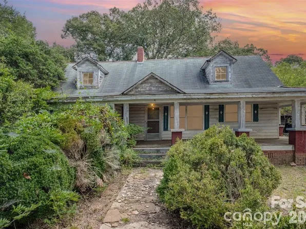 2412 Daves Dr, Shelby, NC 28150