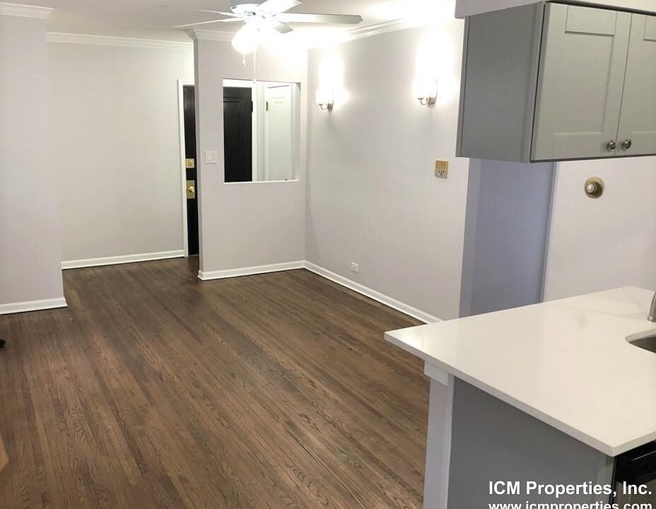 2nd image of 3709 N Sheffield Ave #205