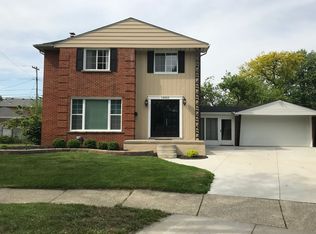 18365 Spring Ct N, Fraser, MI 48026