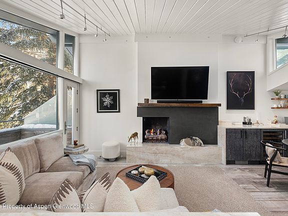 5th image of 1001 E Cooper Ave Suite 2