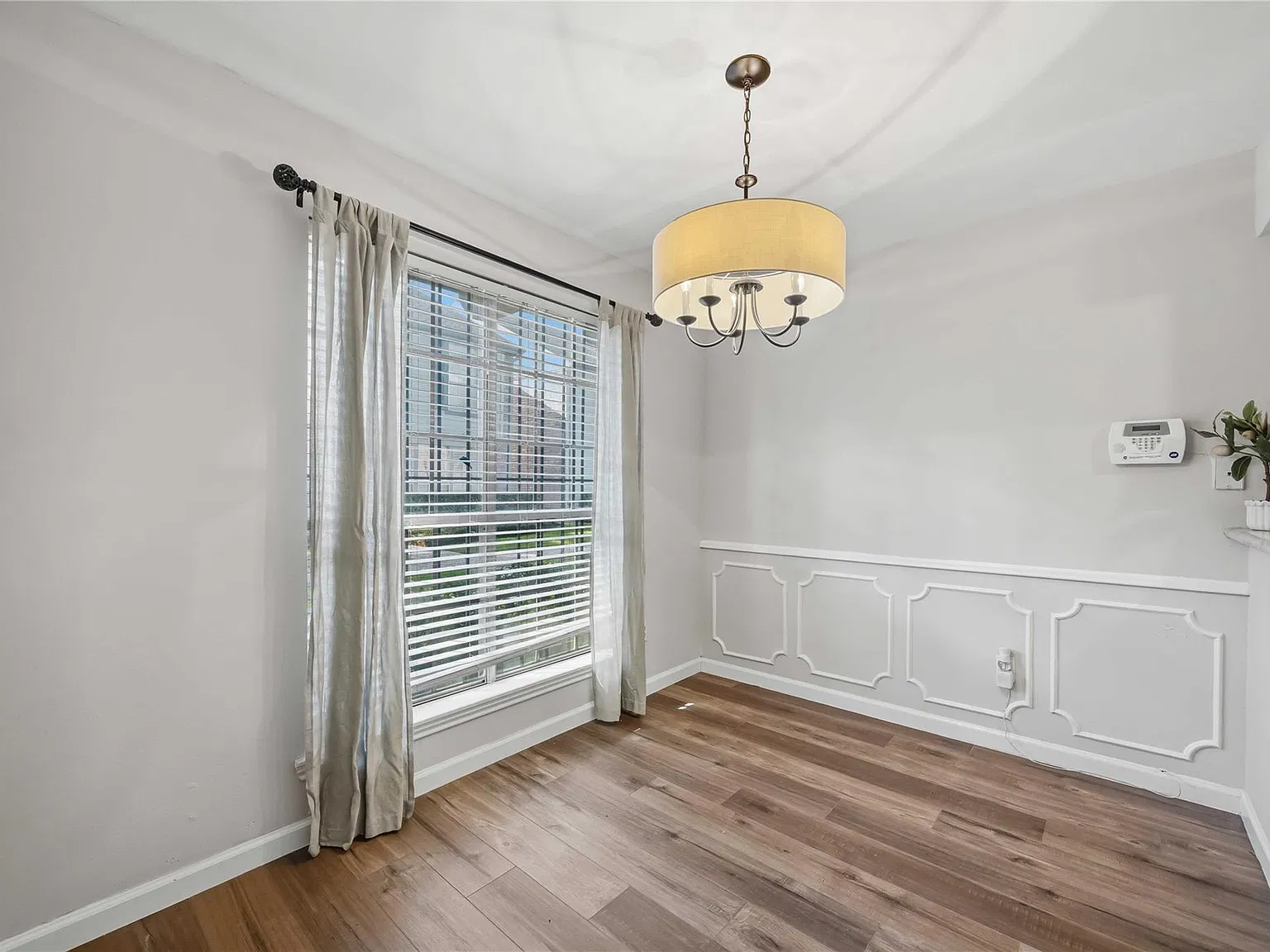 2 bed, 2.5 bath, 1416 sqft, $1,775 — Photo 4