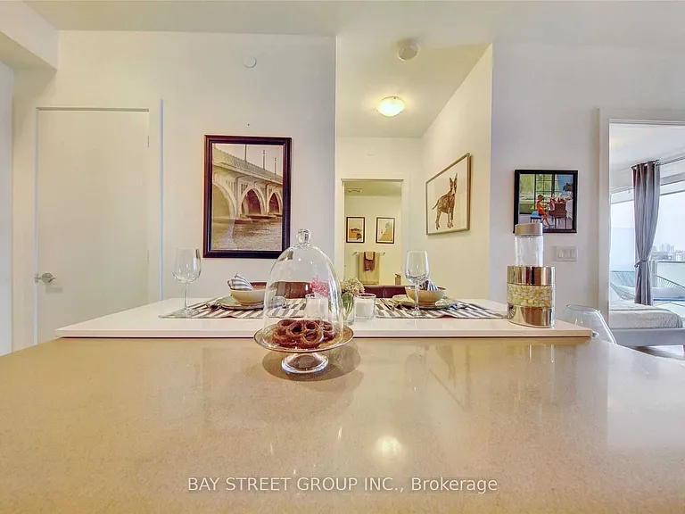 200 Bloor St W #1409 — Photo 9