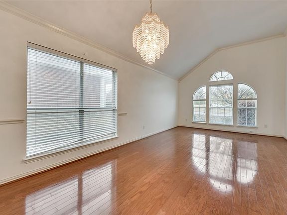 4th image of 1312 Island Dr