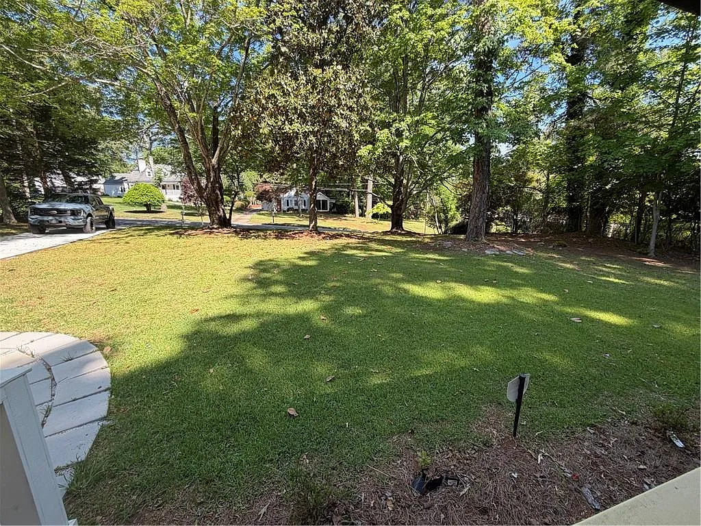 3 bed, 2.5 bath, 1305 sqft, $1,950 — Photo 3