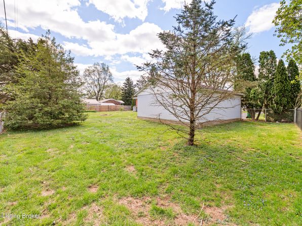 154 Wyndingbrook Dr, Shepherdsville, KY 40165