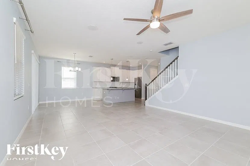 3 bed, 2.5 bath, 1860 sqft, $3,005 — Photo 3