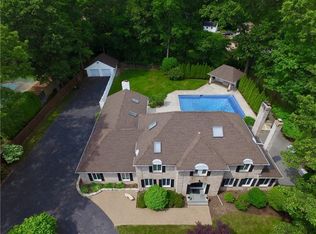 121 Gilbert Stuart Dr, Warwick, RI 02818