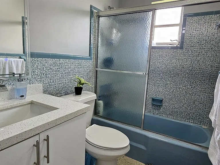 9721 SW 37th Ter — Photo 15