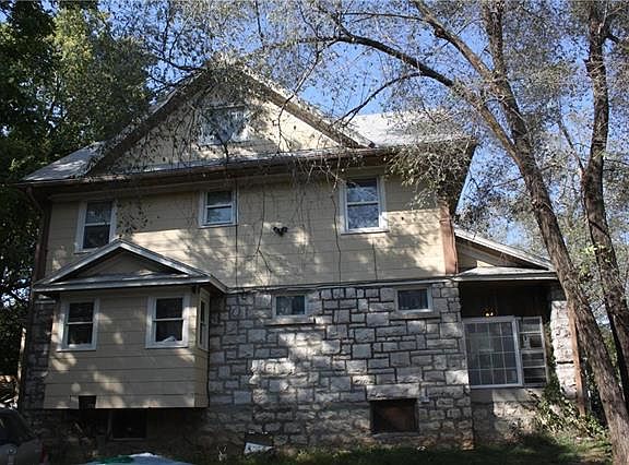 5th image of 4154 Troost Ave