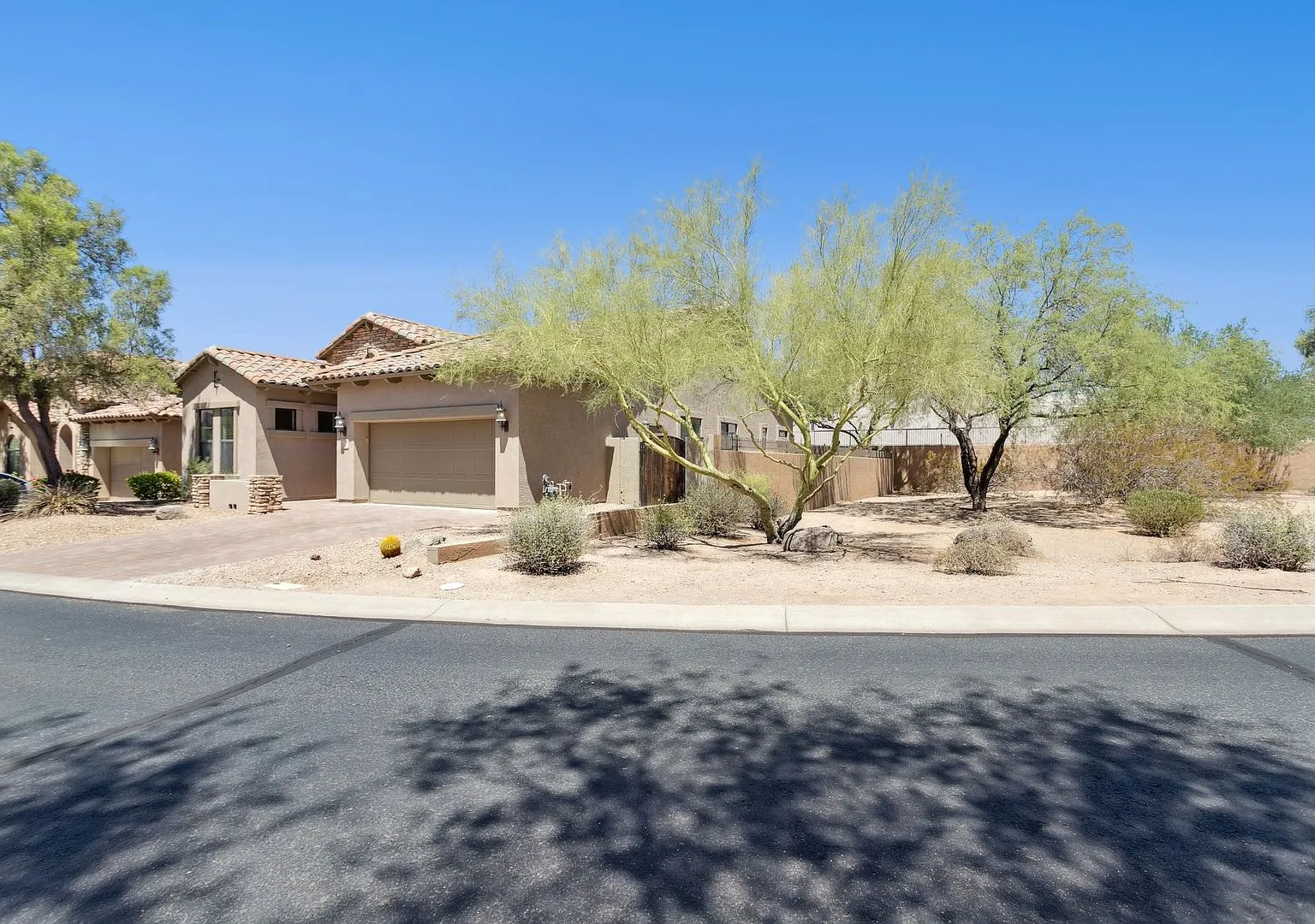 A Beautiful Las Sendas Home in a Gated Community — Photo 4