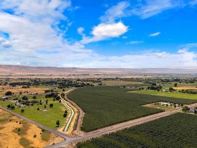 Nka Apricot Rd, Grandview, WA, 98930