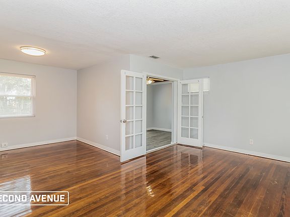 4th image of 1807 Colby Ave