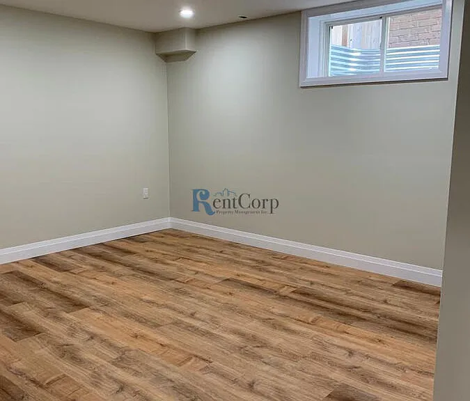 355 Bamberg Cres #1 — Photo 11