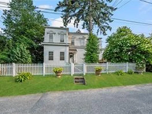 10 Hendricks St, Wakefield, RI