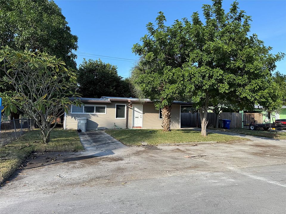 1st image of 303 NE 8th Court
