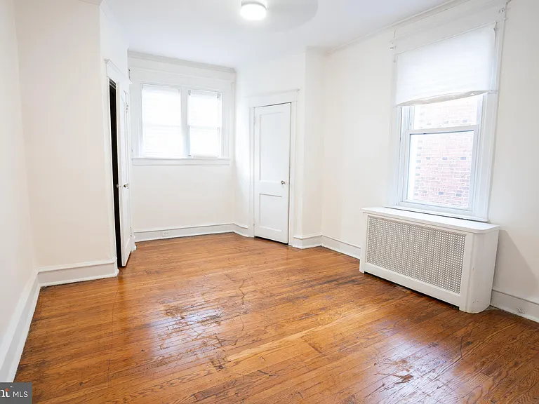 5453 W Montgomery Ave — Photo 18