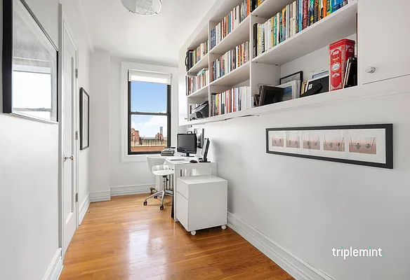 Sold by Triplemint | media 11