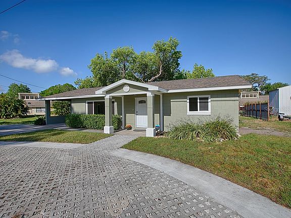 3rd image of 32601 Lake Eustis Dr