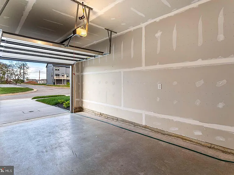 214 Matilda — Photo 25