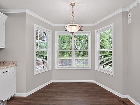 3rd image of 4158 Berkshire Ct