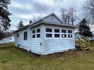 600 Iris St, Savanna, IL 61074