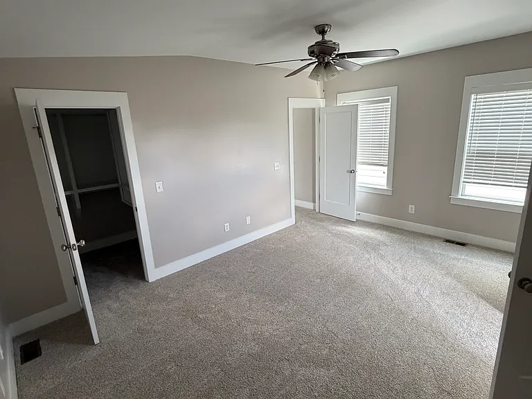 2621 Pennington Ave — Photo 6