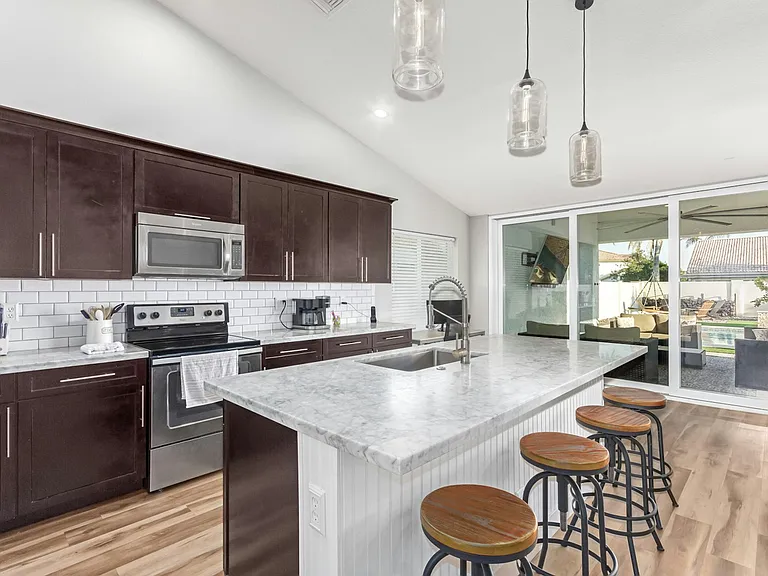 1543 E Park Ave — Photo 17