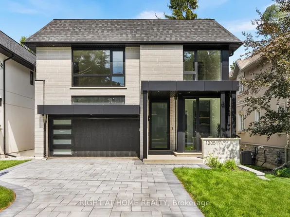 1205 Canterbury Rd, Mississauga, ON L5G 4A4