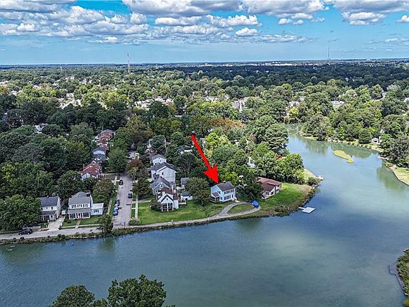 2nd image of 403 Harbor Dr