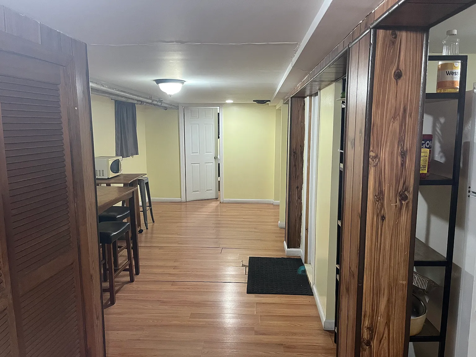 3 bed, 800 sqft, $1,000 — Photo 1
