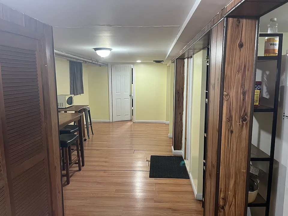 109 Liverpool St #1