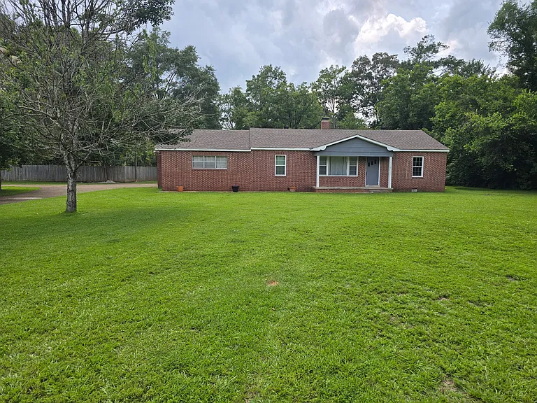 1608 S Pickensville Rd — Photo 2