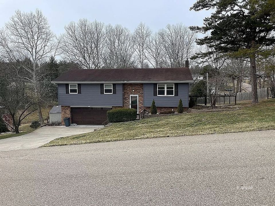 1st image of 225 Louise Ln