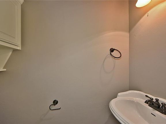 3rd image of 12600 Stonecrest Ln