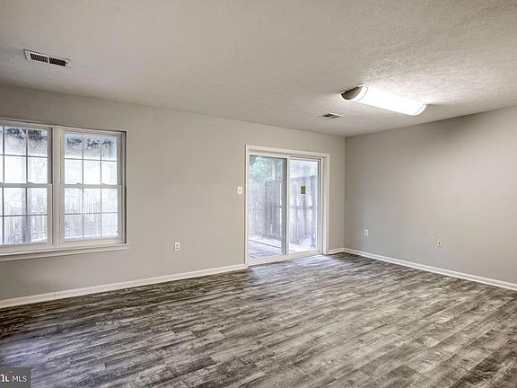 5th image of 9528 Daniel Lewis Ln