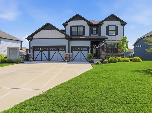 5166 Peachtree Rd, Zionsville, IN 46077