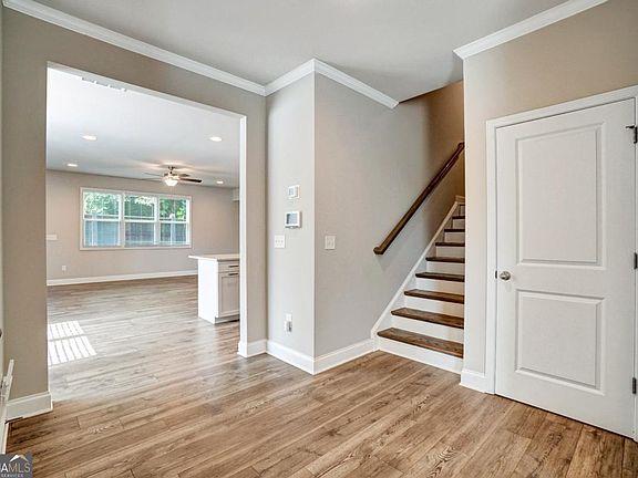4th image of 1858 Belmore St