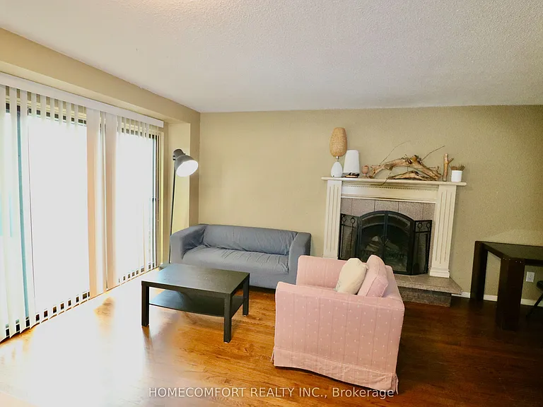 12 Banbury Ct — Photo 7
