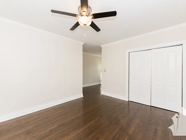 3821 N Greenview Ave — Photo 6