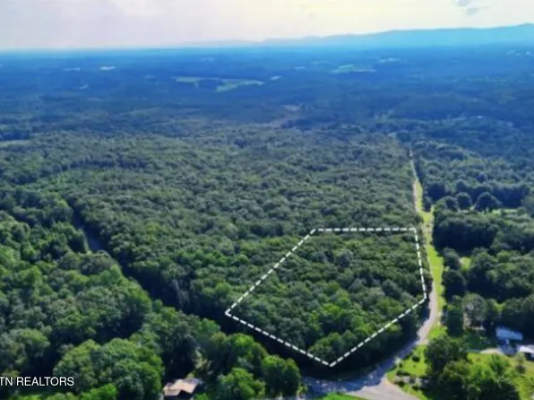 5 Lantana Dr, Crossville, TN 38572