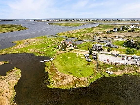 4th image of 53 Plum Island Tpke