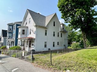 47 Fox St, Worcester, MA 01604