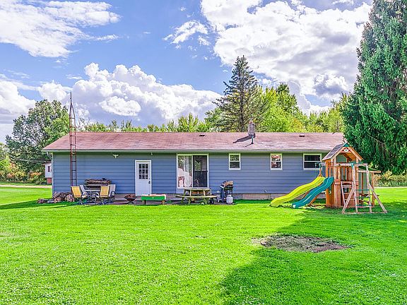 Rearview of the home.