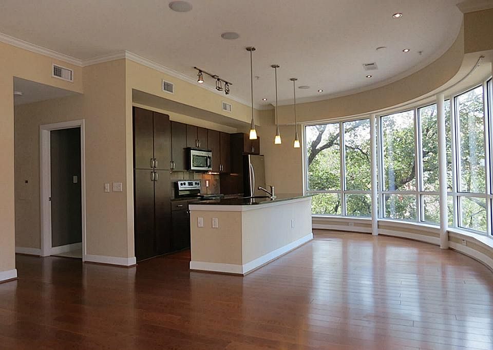 1st image of 300 Saint Joseph Pkwy APT 202