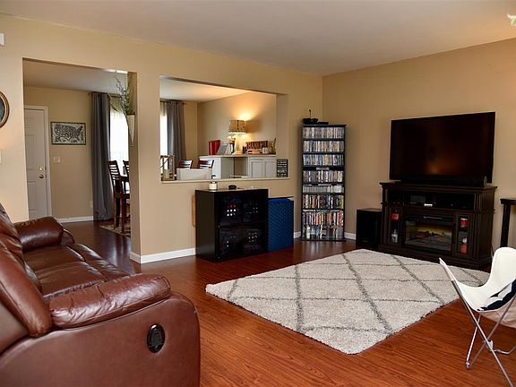 3rd image of 3150 Bridlerun Dr