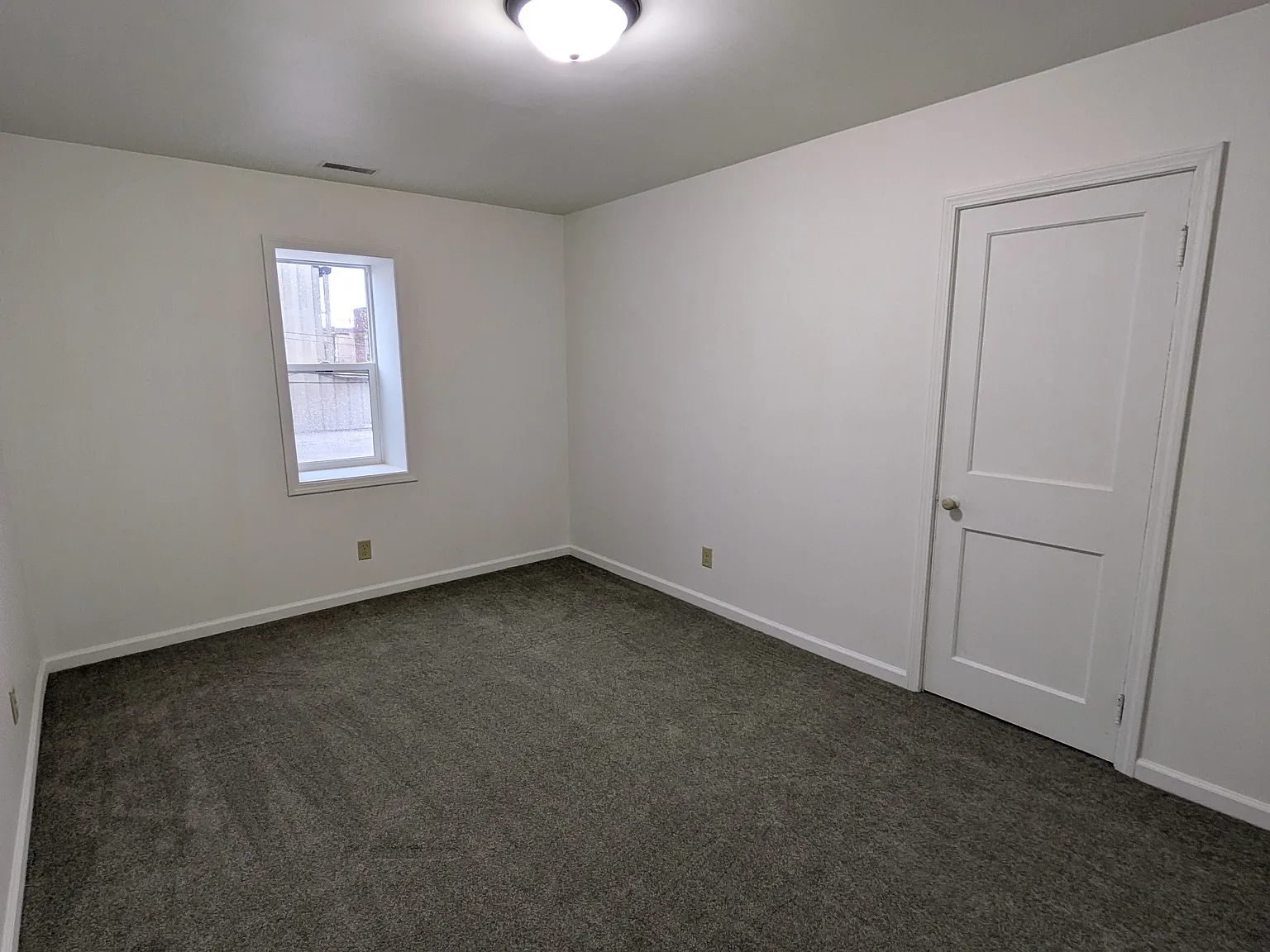 130 W Fayette St — Photo 4